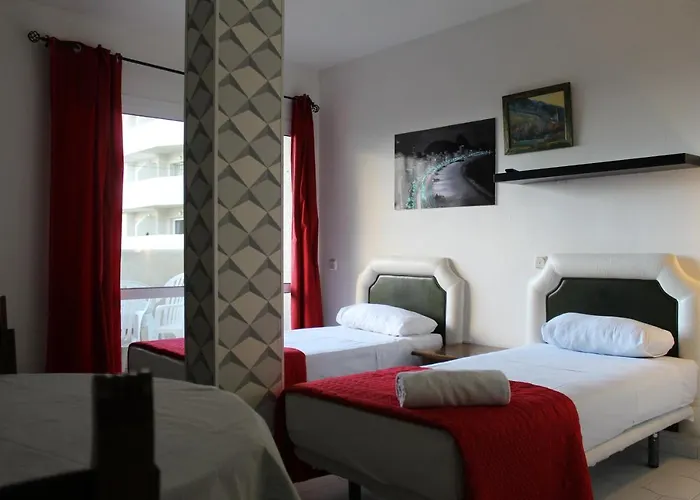 Benalbeach Complex بينالماذينا